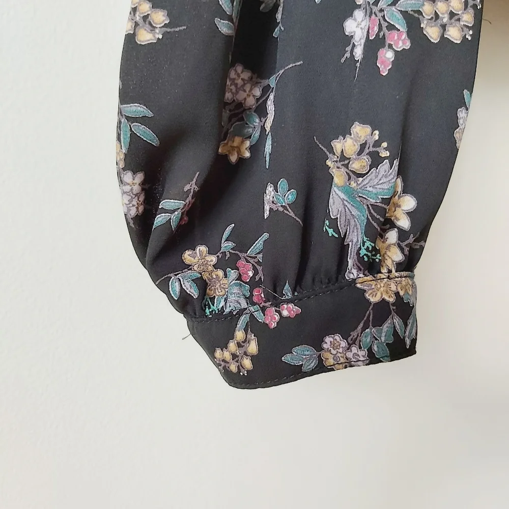 ✨Floral Nordstrom Cold Shoulder Top - Picture 5 of 15
